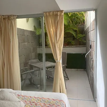 Apartamento Cosy 2 Bedroom Apartment In La Caleta, Tenerife *